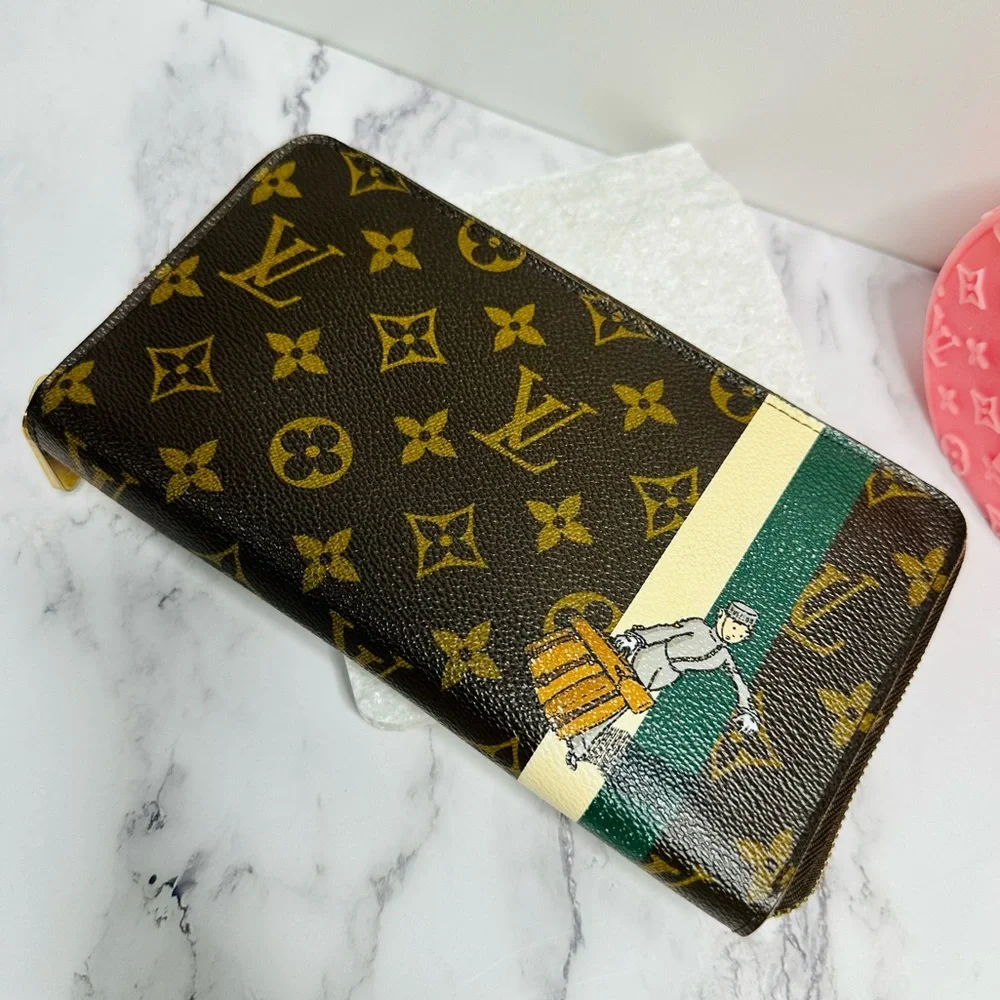 EUC Louis Vuitton Monogram Groom Zippy Organizer Wallet Alpine Green
